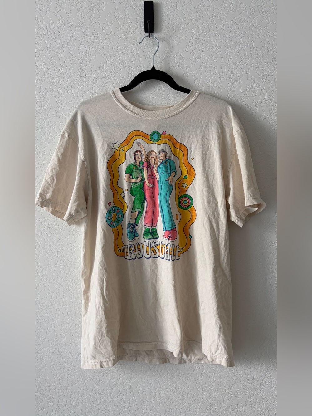 TROUSDALE BAND TEE CREAM COMFORT COLORS INDIE POP CONCERT TOUR GRAPHIC SHIRT L
